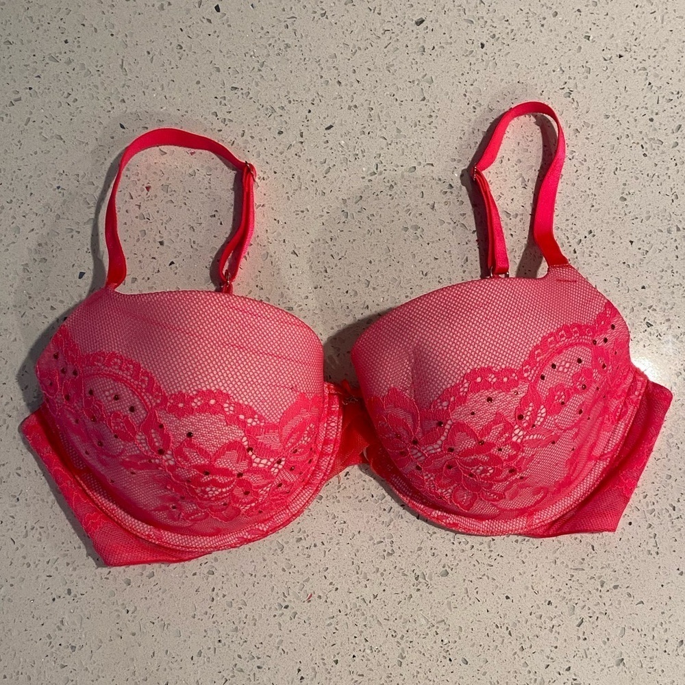 Elegant lined Demi Pink Lace Bra
